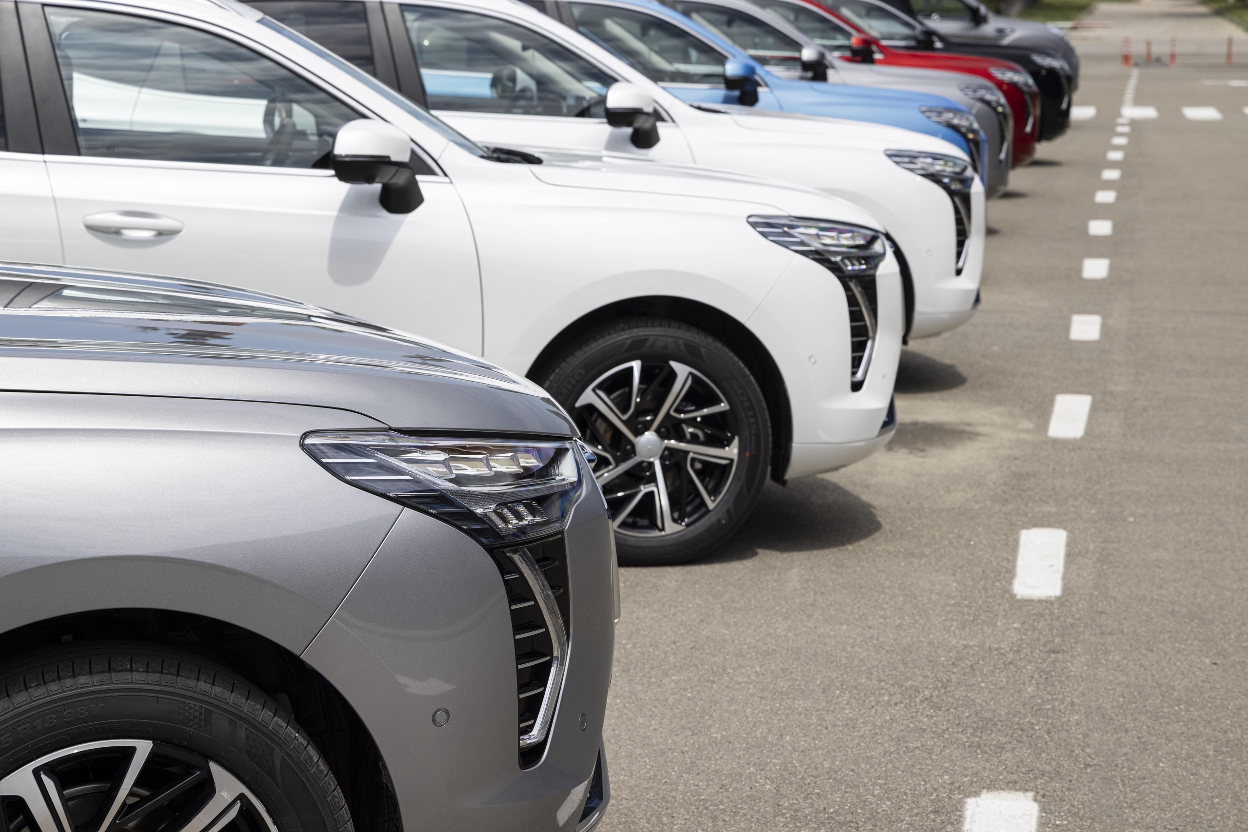 Автомобили из Кореи и Китая по партнерской программ�� NavinAuto